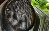 电饼铛涂层脱落？停止使用「+ 更换」